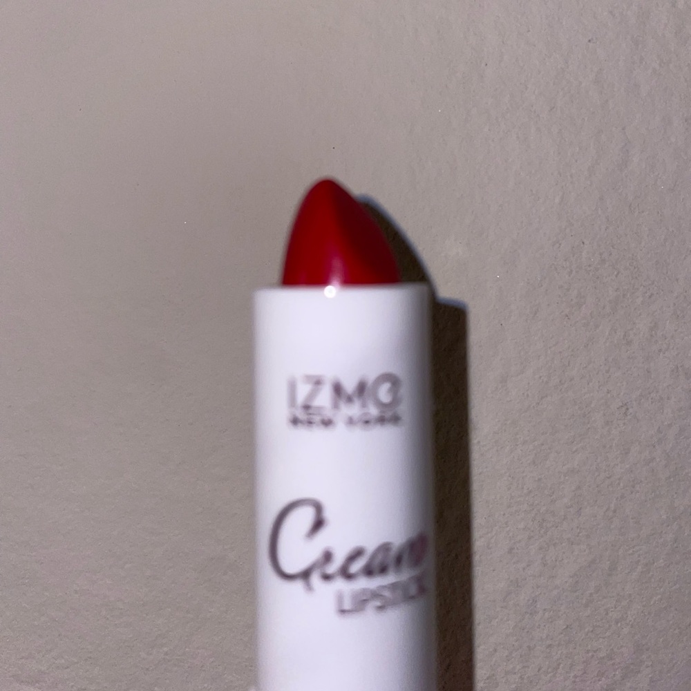 🛍️Red Lipstick 🛍️ - Picture 5 of 5